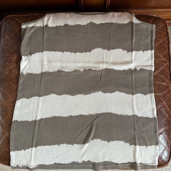 Old Navy Tie Dye Tank - Picture 5 of 6